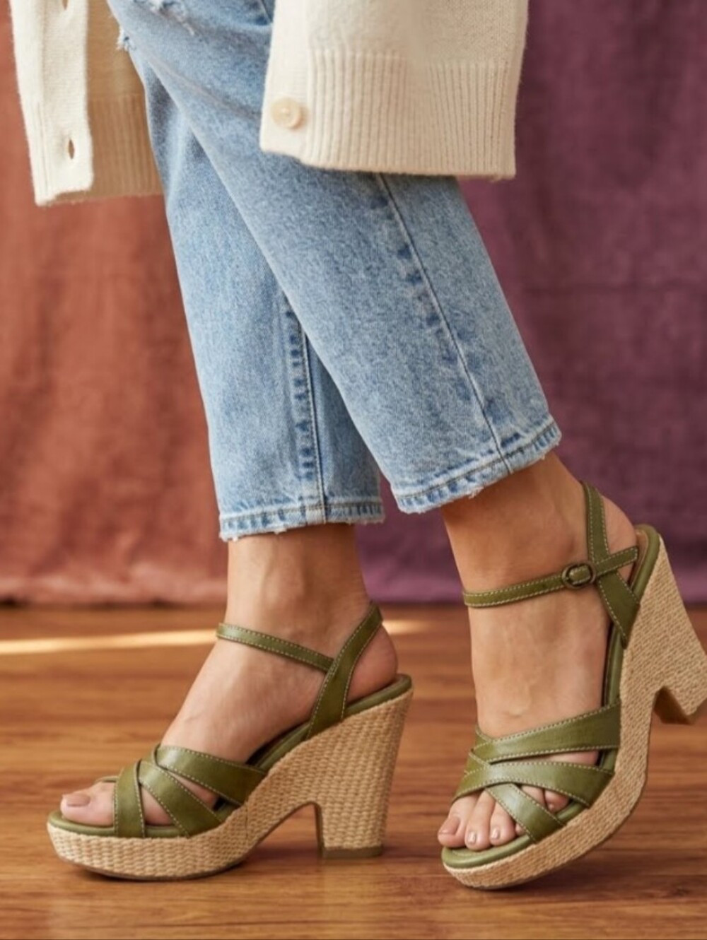 Vintage Y2K American Eagle Outfitters Olive Green Platform Wedge Sandals Size 7